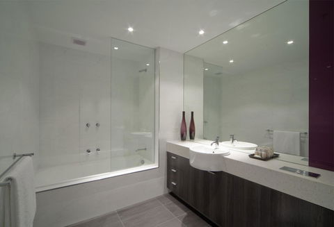 Tyrian Serviced Apartments Fitzroy - Yamba Accommodation 8