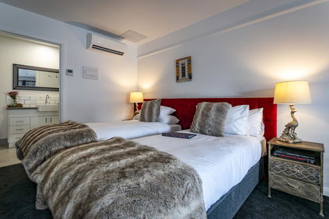 Daylesford Art Motel - Yamba Accommodation 3