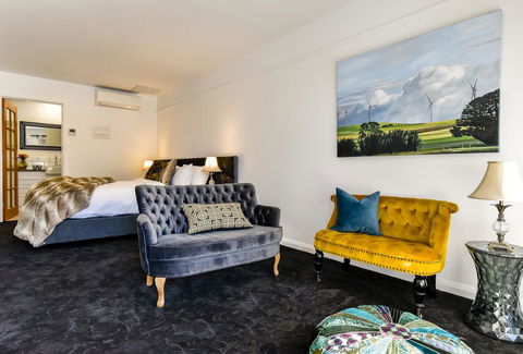 Daylesford Art Motel - Yamba Accommodation 7