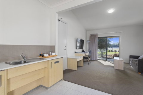 Quality Hotel Point Cook - Yamba Accommodation 10