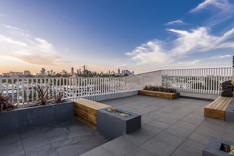 Oaks Melbourne South Yarra Suites - Yamba Accommodation 8