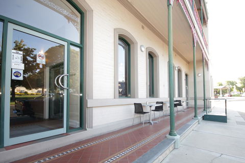 Mitchell River Tavern - Yamba Accommodation 6