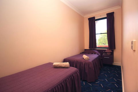Mitchell River Tavern - Yamba Accommodation 25