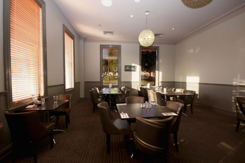 Mitchell River Tavern - Yamba Accommodation 7