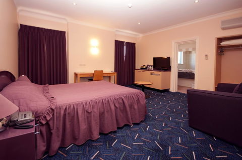 Mitchell River Tavern - Yamba Accommodation 0
