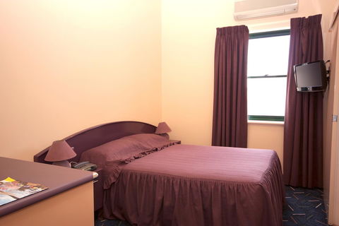 Mitchell River Tavern - Yamba Accommodation 15
