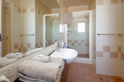 Mitchell River Tavern - Yamba Accommodation 30