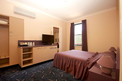 Mitchell River Tavern - Yamba Accommodation 33