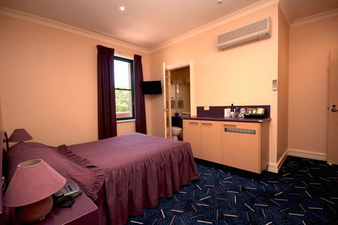 Mitchell River Tavern - Yamba Accommodation 21