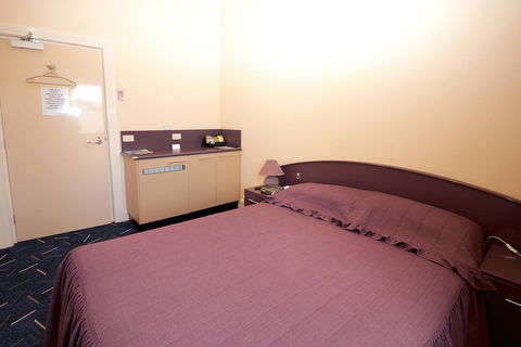 Mitchell River Tavern - Yamba Accommodation 14