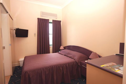Mitchell River Tavern - Yamba Accommodation 13