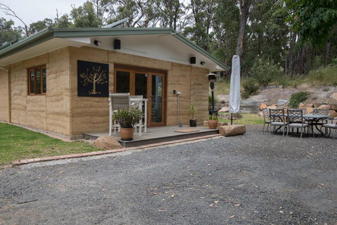 Bundjil Studio - Yamba Accommodation 1