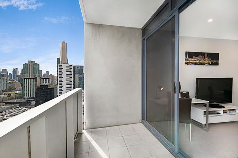 Royal Stays Apartments - Clarendon St - Yamba Accommodation 0