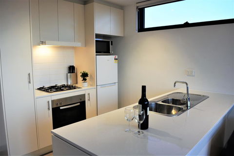 Royal Stays Apartments - Clarendon St - Yamba Accommodation 2