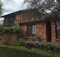 Bricks and Roses - Yamba Accommodation