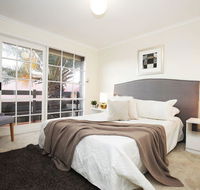 The Gallery Hours - Yamba Accommodation