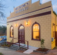 The Old Mechanics - Yamba Accommodation