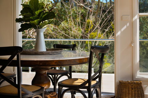 Lake Como Villa - Yamba Accommodation 5