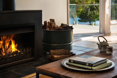 Lake Como Villa - Yamba Accommodation 8