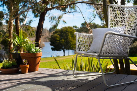 Lake Como Villa - Yamba Accommodation 1
