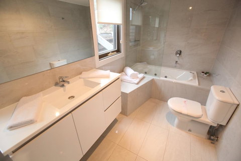 Points South By The Sea - Yamba Accommodation 7