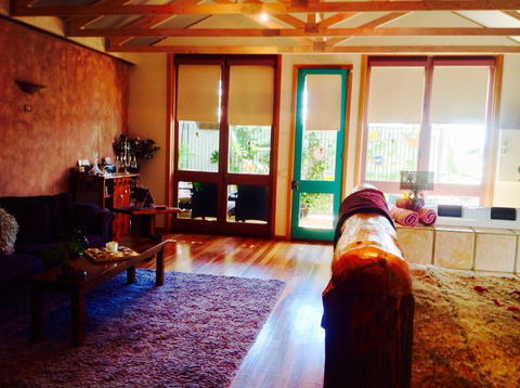 Ditto Daddy's - Yamba Accommodation 5