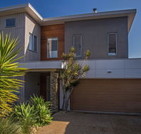 Saltwater Breeze Retreat - Yamba Accommodation