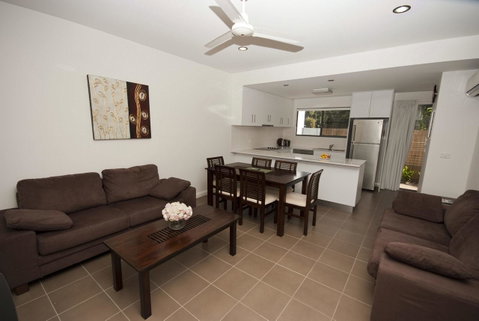 Woodville Beach Townhouse 6 - Yamba Accommodation 2