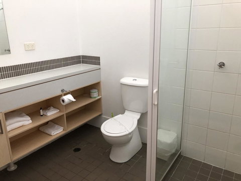 Bribie Island Hotel - Yamba Accommodation 4