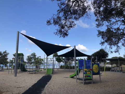 Bribie Island Hotel - Yamba Accommodation 23