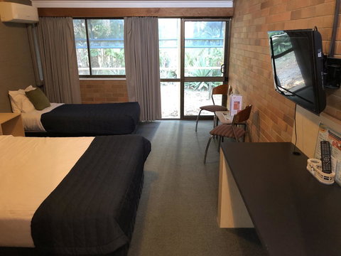 Bribie Island Hotel - Yamba Accommodation 21