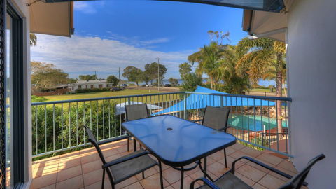 Dolphin Waters - Yamba Accommodation 8