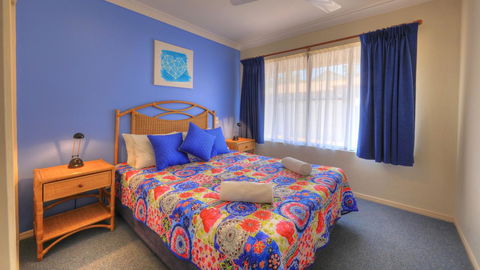 Dolphin Waters - Yamba Accommodation 12