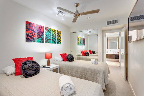 Apartment Dees Retreat - Yamba Accommodation 5