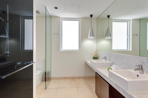 Apartment Dees Retreat - Yamba Accommodation 7