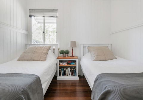 Lake Weyba Noosa Lodge & Kangaroos - Yamba Accommodation 10