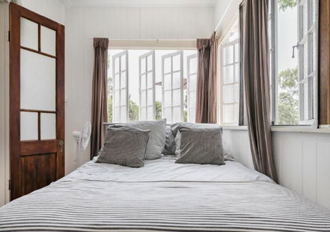 Lake Weyba Noosa Lodge & Kangaroos - Yamba Accommodation 9