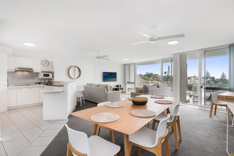 Sunshine Vista - Yamba Accommodation 16