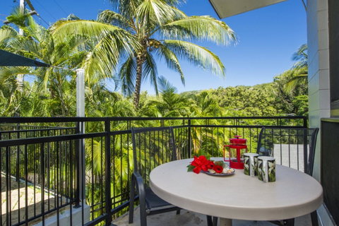 Magnetic North Apartment 1 - Yamba Accommodation 12