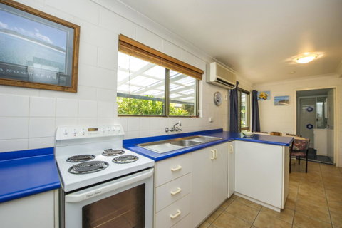 Magnetic North Apartment 1 - Yamba Accommodation 7
