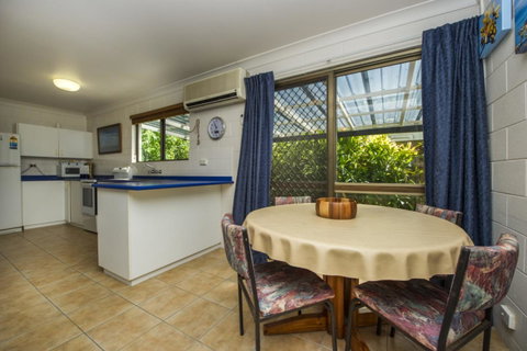 Magnetic North Apartment 1 - Yamba Accommodation 5