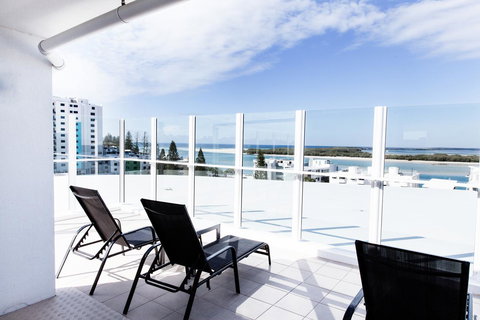 Ocean Views Resort Caloundra - Yamba Accommodation 6