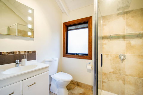 Airlie Beach Eco Cabins - Adults Only - Yamba Accommodation 22