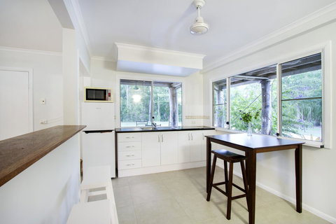 Airlie Beach Eco Cabins - Adults Only - Yamba Accommodation 37