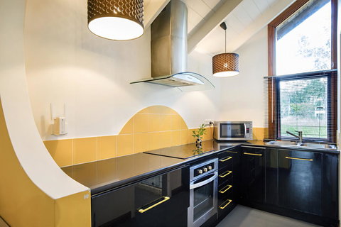 Airlie Beach Eco Cabins - Adults Only - Yamba Accommodation 19