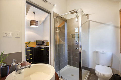 Airlie Beach Eco Cabins - Adults Only - Yamba Accommodation 30