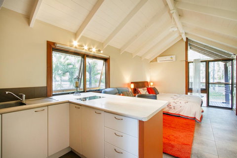 Airlie Beach Eco Cabins - Adults Only - Yamba Accommodation 12
