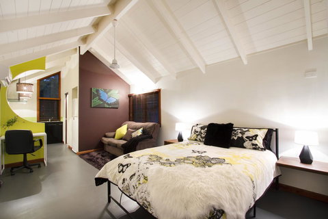 Airlie Beach Eco Cabins - Adults Only - Yamba Accommodation 25