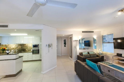 Emerald Noosa - Yamba Accommodation 8