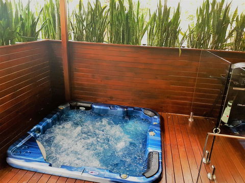 Pandanus Spa Cottage - Yamba Accommodation 6
